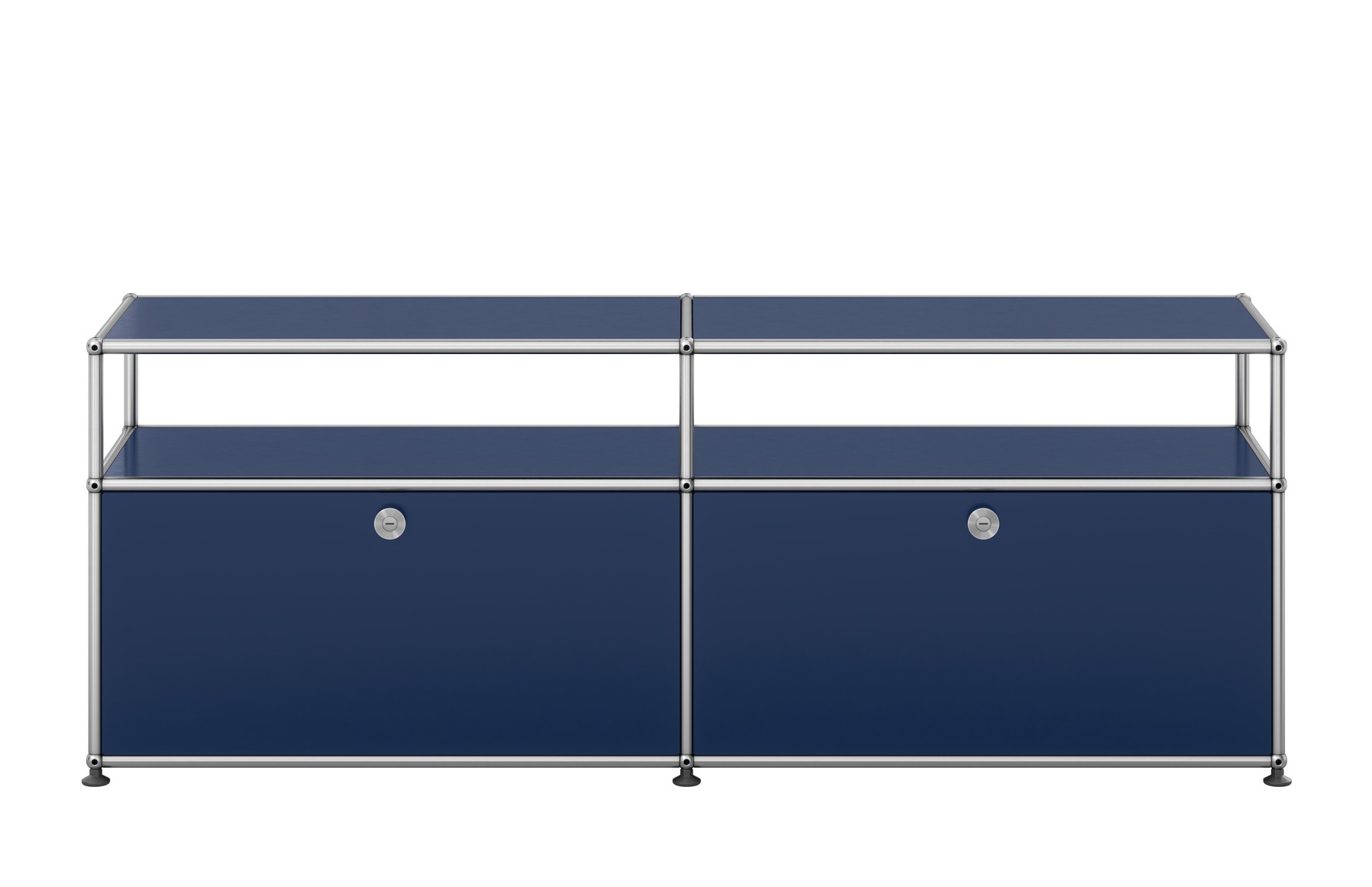 USM Haller Sideboard in Stahlblau mit zwei Schubladen und offenen Regalfächern für TV- und Hi-Fi-Geräte.