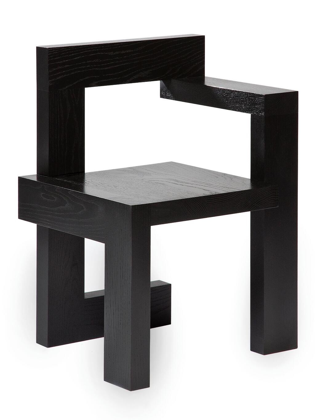 Steltman Stuhl aus Eiche, schwarz gebeizt. Moderner Designstuhl für Esszimmer und Wohnbereich.