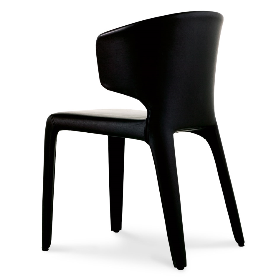 Schwarzer 367 Hola Armlehnstuhl von Cassina, Ledersitz und Rückenlehne, modernes Design.