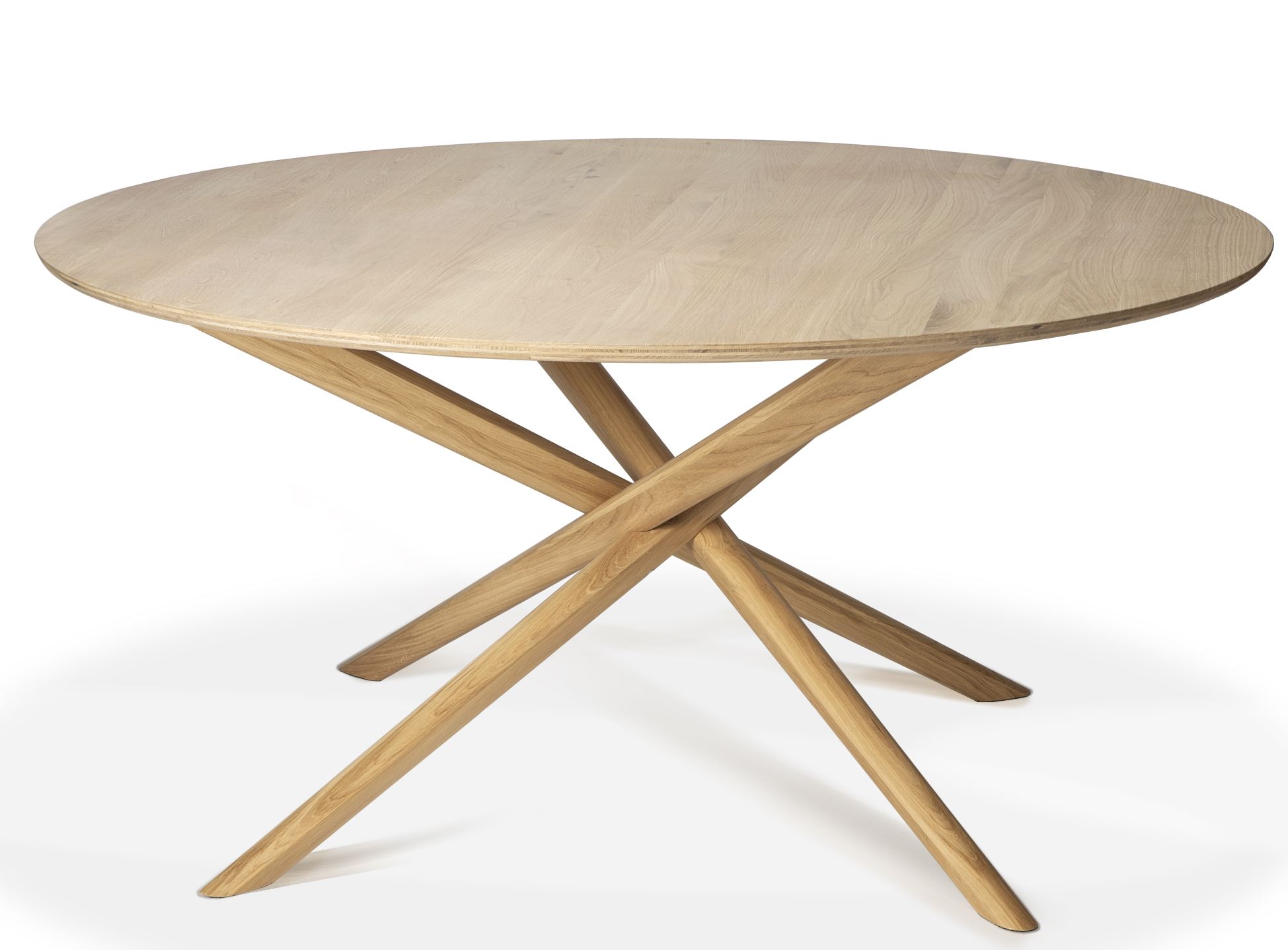 Runder Esstisch aus Eiche im Mikado-Design von Ethnicraft mit markantem, gekreuztem Holzfuß.
