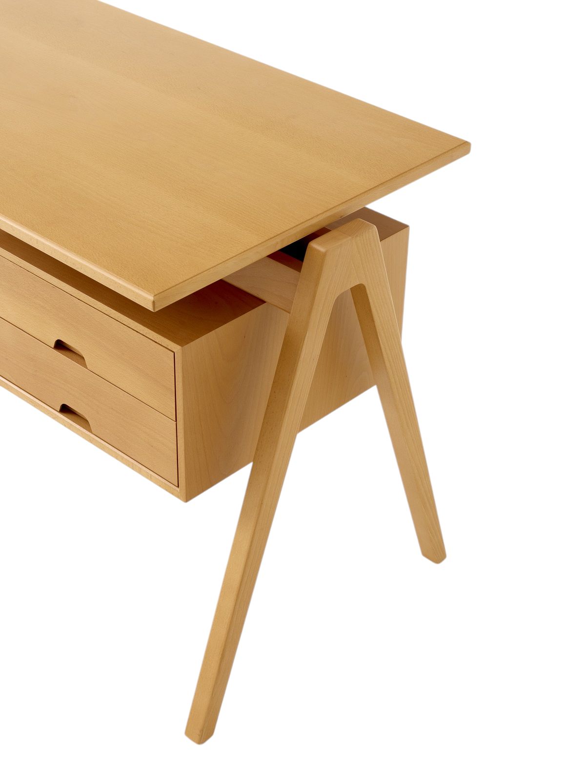 AndTradition Daystak Tisch: Heller Holzschreibtisch mit zwei Schubladen und A-förmigen Beinen.