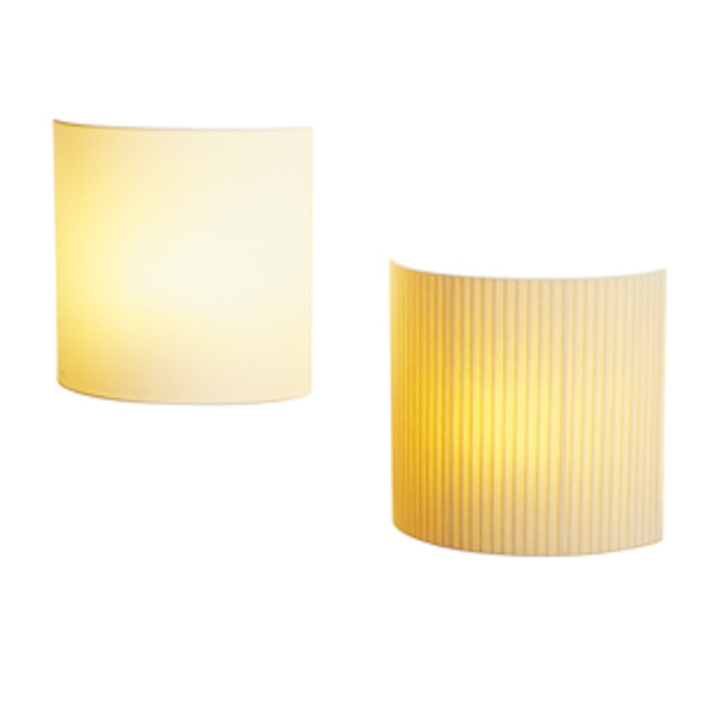 Zwei quadratische Wandleuchten, eine glatt, eine gerippt, von Santa & Cole.