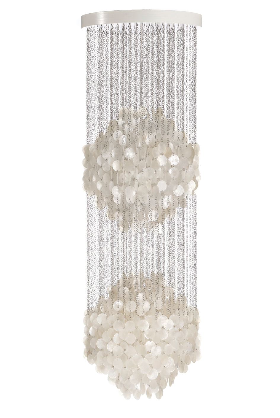 FUN Pendelleuchte von Verpan: Hängeleuchte mit Ketten und Muschelscheiben für stilvolle Beleuchtung.