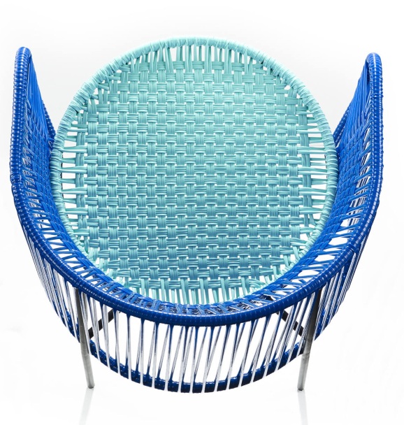 Blauer Ames Outdoor Stuhl mit türkisem Geflecht, moderner Gartenstuhl für Terrasse und Balkon.