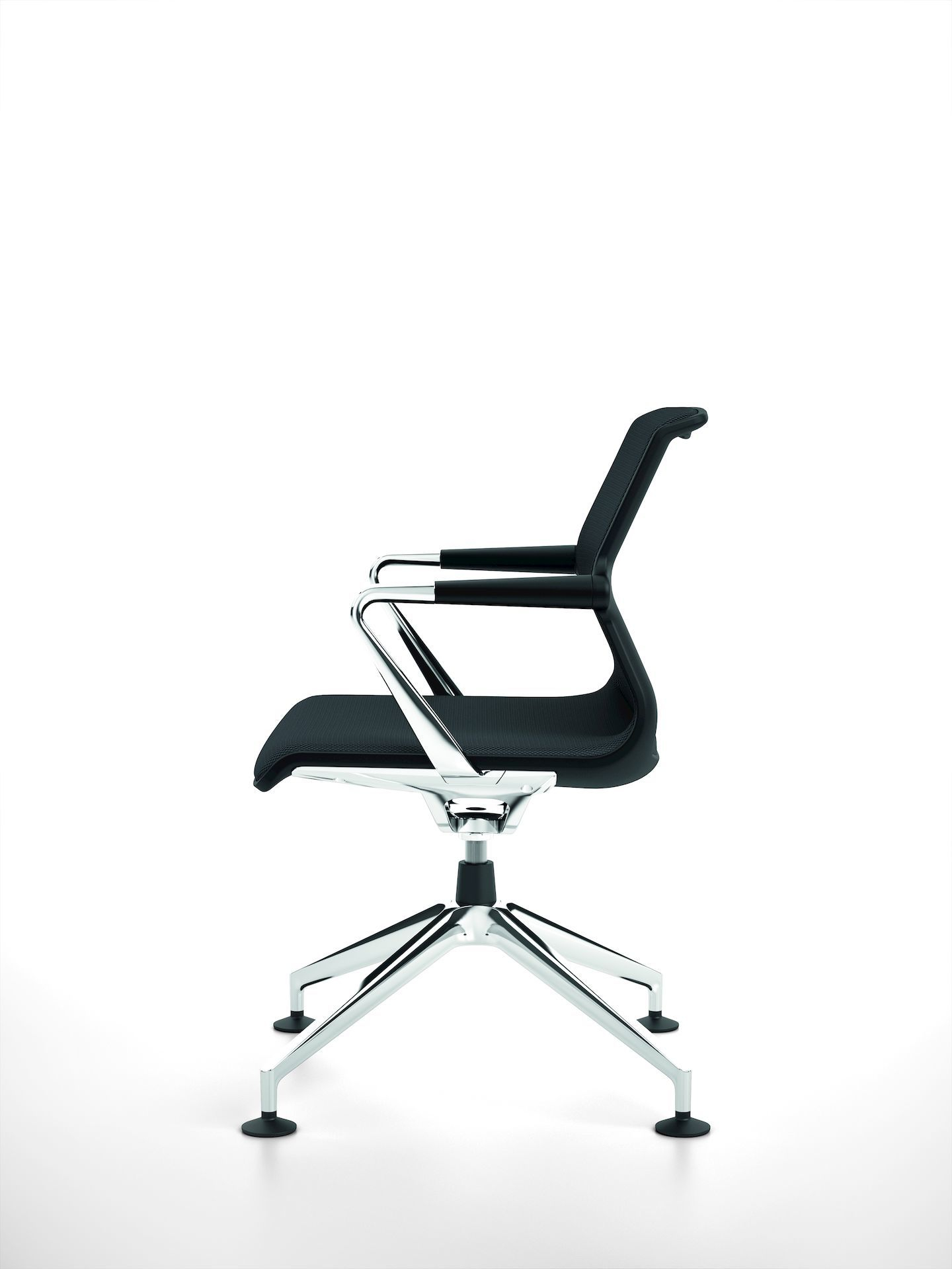 Vitra Unix Chair Bürostuhl mit Viersternfuß und Armlehnen, seitliche Ansicht auf weißem Hintergrund.