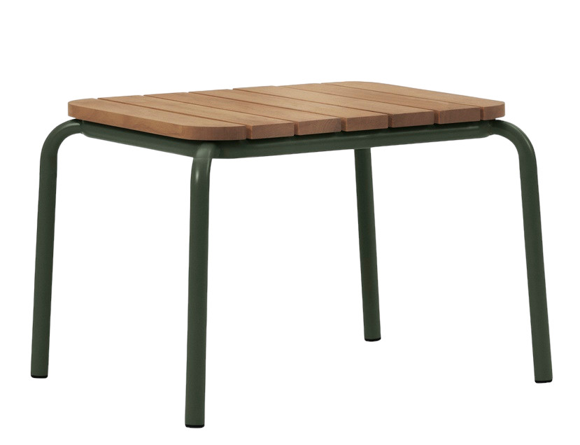 Normann Copenhagen Vig Table Outdoor: Kleiner Gartentisch mit Holzplatte und grünem Metallgestell.