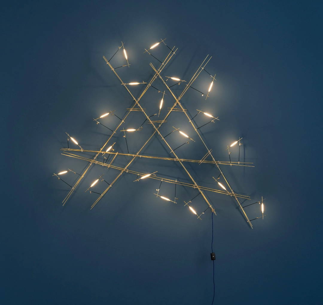 Póta! Wandleuchte mit Stecktreiber Catellani & Smith