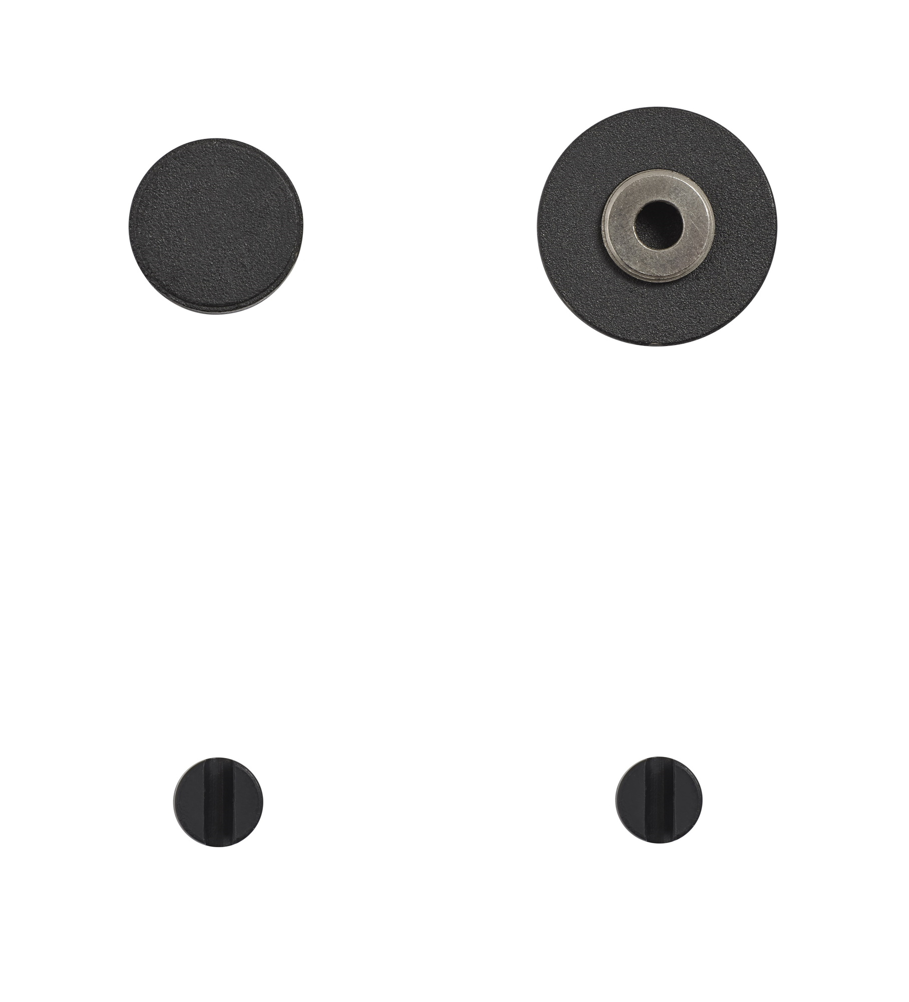 Detailaufnahme der Muuto Post Wandleuchte: Befestigungselemente und Schrauben für die Montage.