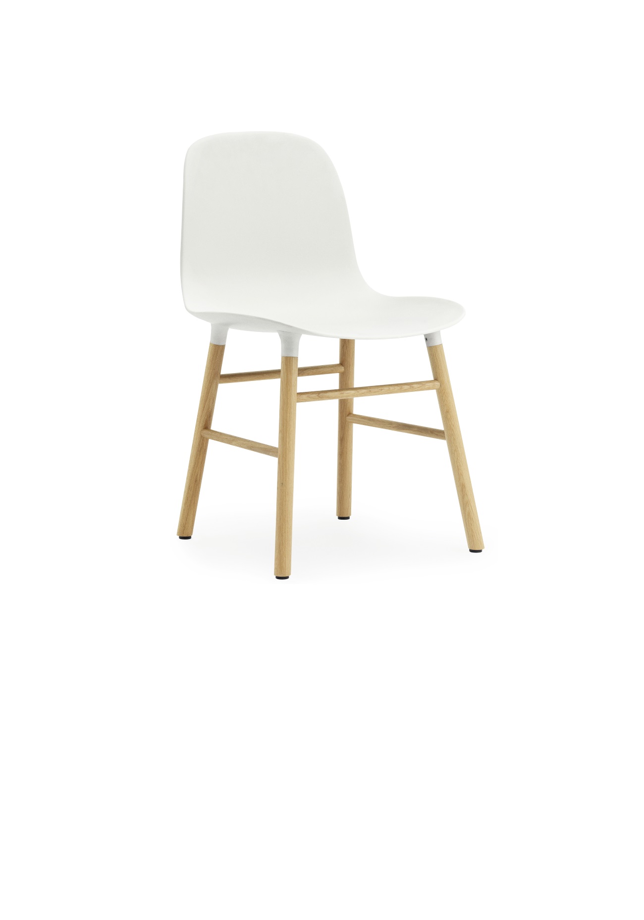 Weißer Form Chair Stuhl von Normann Copenhagen mit hellem Holzgestell, moderner skandinavischer Designstuhl.