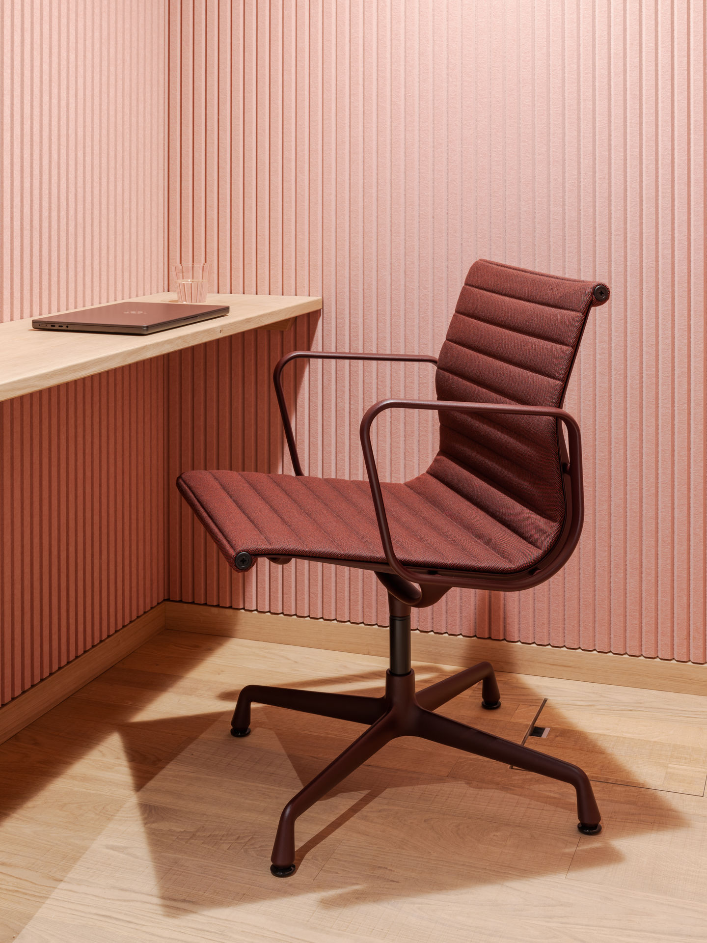 Aluminium Chair EA 108 / EA108 Stuhl Vitra