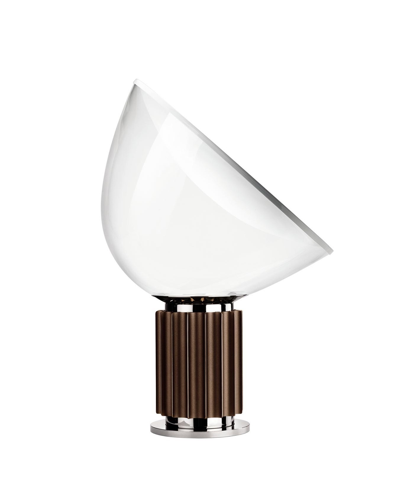 Taccia Tischleuchte von Flos: Moderne Lampe mit Glasschirm und geriffeltem, braunem Sockel. Design Tischleuchte.