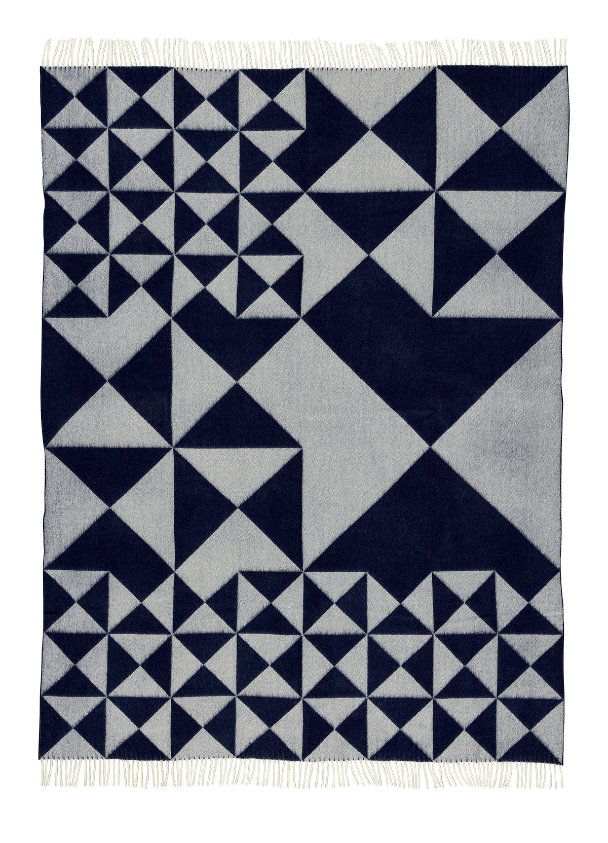 Blauer Mirror Throw Überwurf mit geometrischem Dreiecksmuster und Fransen, dekorative Wohndecke.