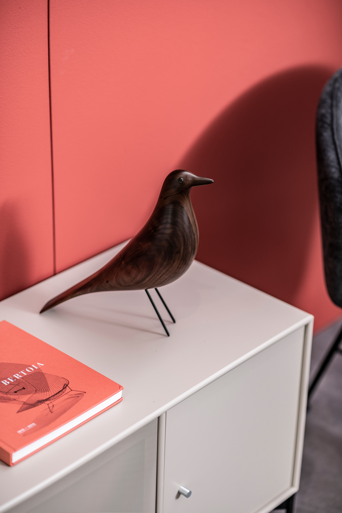 Eames House Bird Skulptur Nussbaum Vitra EINZELSTÜCKE 