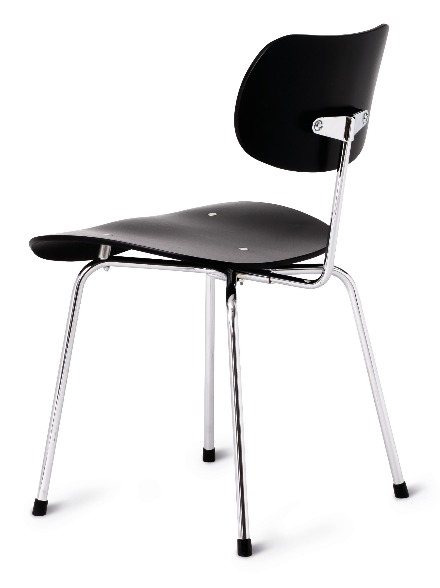Schwarzer SE 68 Stuhl von Wilde+Spieth mit verchromtem Stahlgestell, Ansicht von der Seite. Designklassiker.
