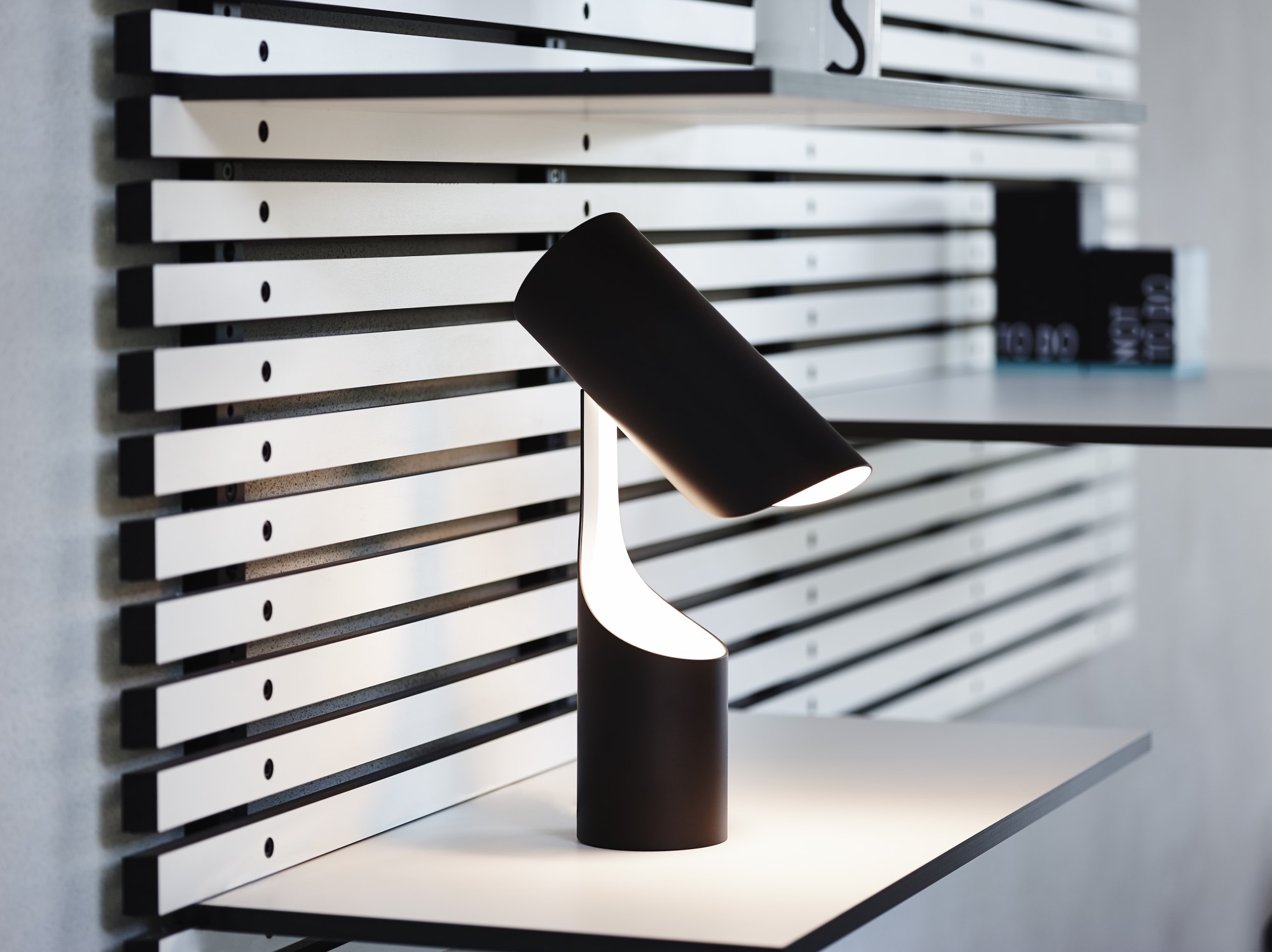 Mutatio Tischleuchte Le Klint