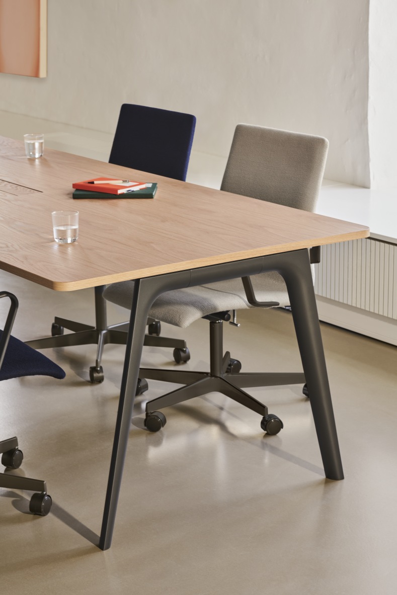 Pluralis Tisch Fritz Hansen