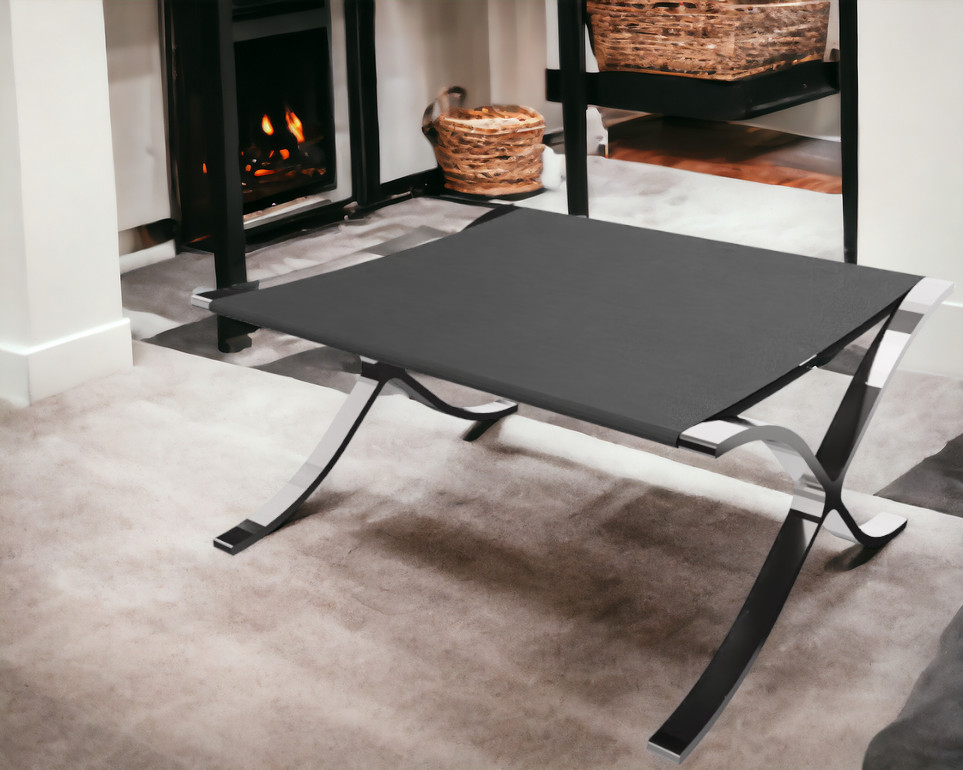 Barcelona Hocker mit schwarzem Leder von Knoll International. Moderner Hocker für Wohnzimmer und Lounge.