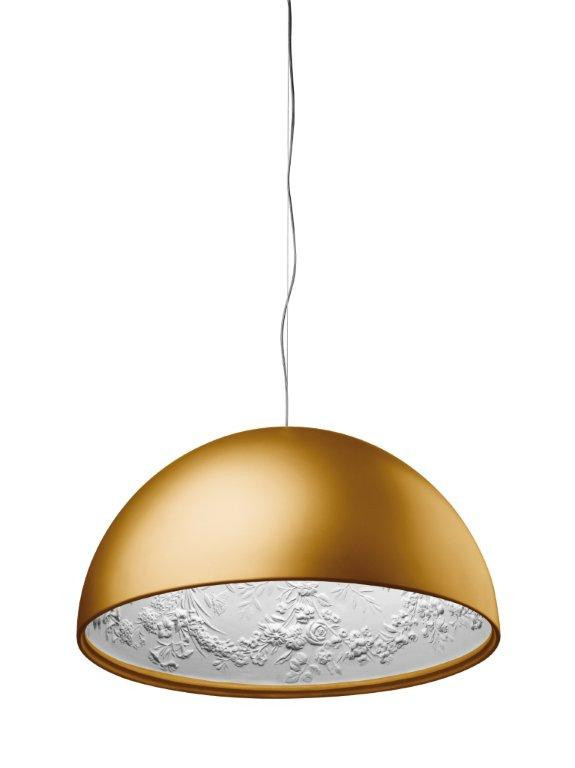 Goldene Skygarden Pendelleuchte von Flos mit floralem Dekor an der Innenseite. Design Lampe.