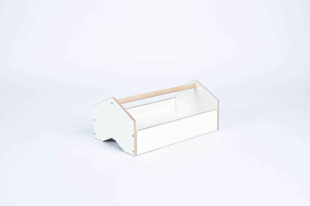 Tojo Kids Werkzeugkiste: Weiße Kindertragekiste aus Holz mit Griff für Werkzeug und Spielzeug.