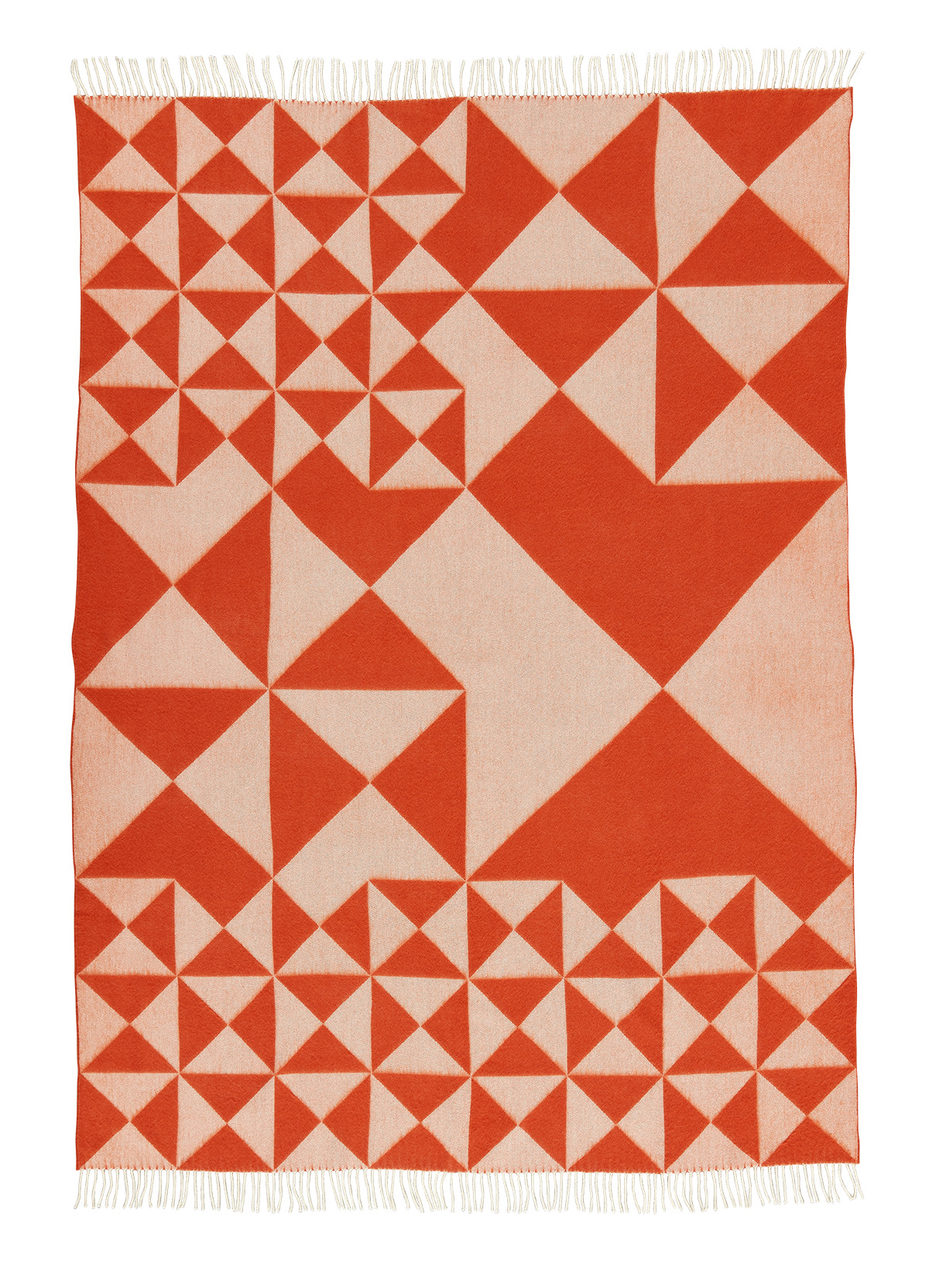 Verpan Mirror Throw Überwurf mit orangefarbenem Dreiecksmuster und Fransen, dekorative Wohndecke für Sofa und Bett.