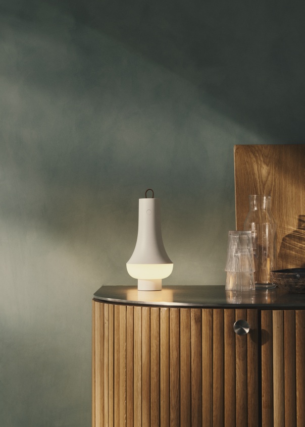 Tomoshi Portable Akkuleuchte / Tischleuchte Louis Poulsen