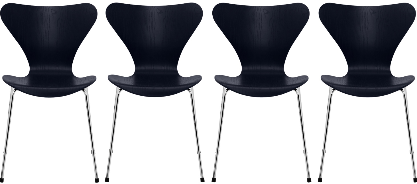 Vier Siebener Stühle in Esche Midnight Blue mit Chromgestell, Designklassiker von Fritz Hansen.