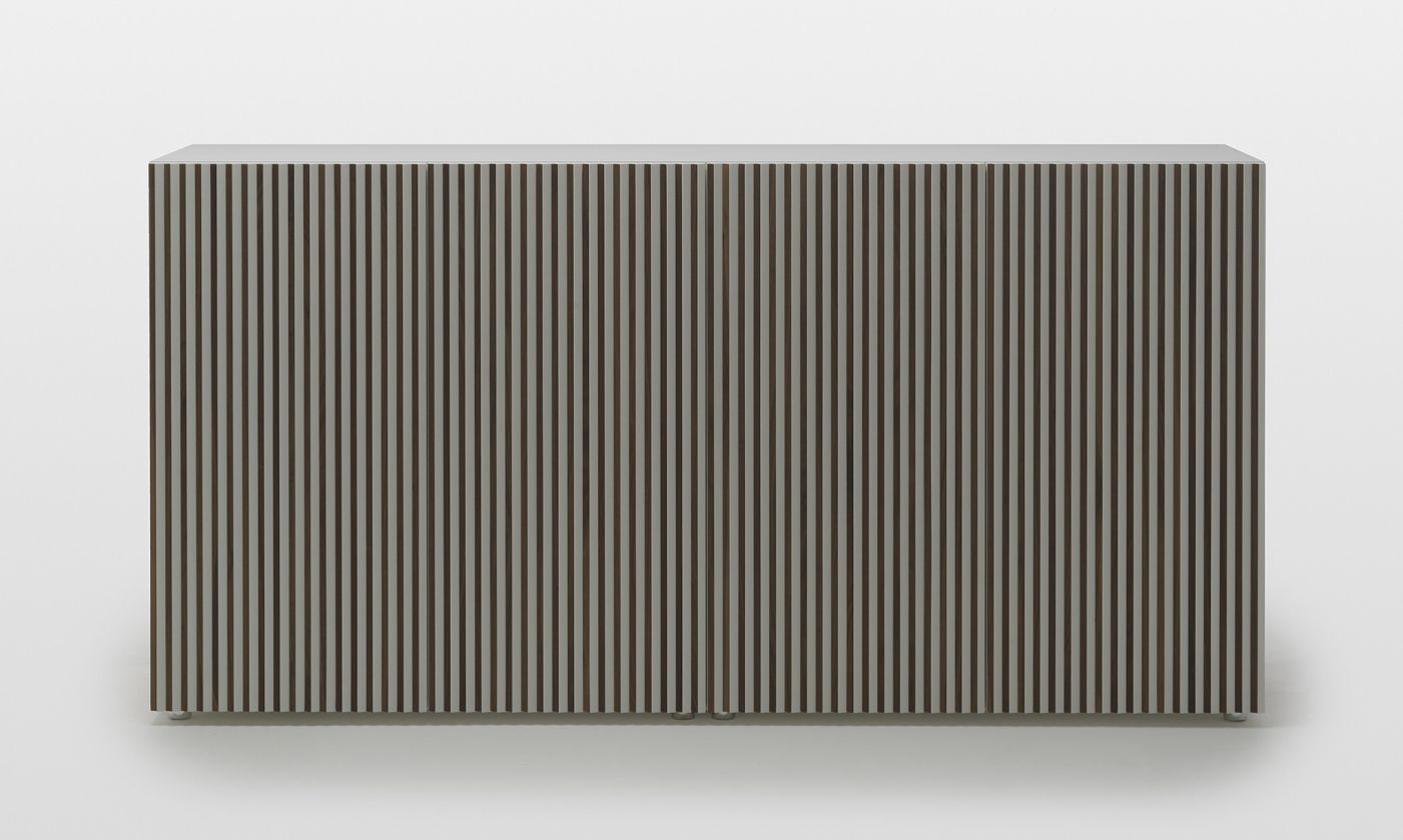 Leon Decor Anrichte mit vertikal gerippter Front in Grau und Braun, modernes Sideboard für Wohnzimmer.