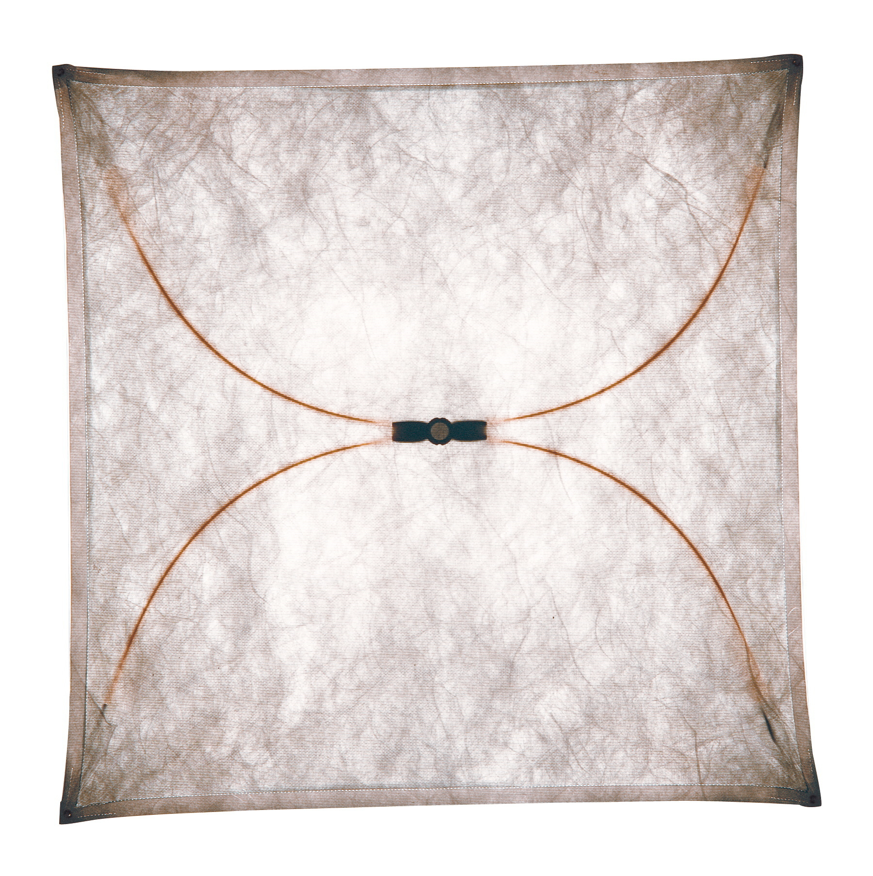 Ariette Wandleuchte von Flos, 100 cm, mit rechteckigem Diffusor und filigranem Textilbezug. Deckenleuchte für indirekte Beleuchtung.