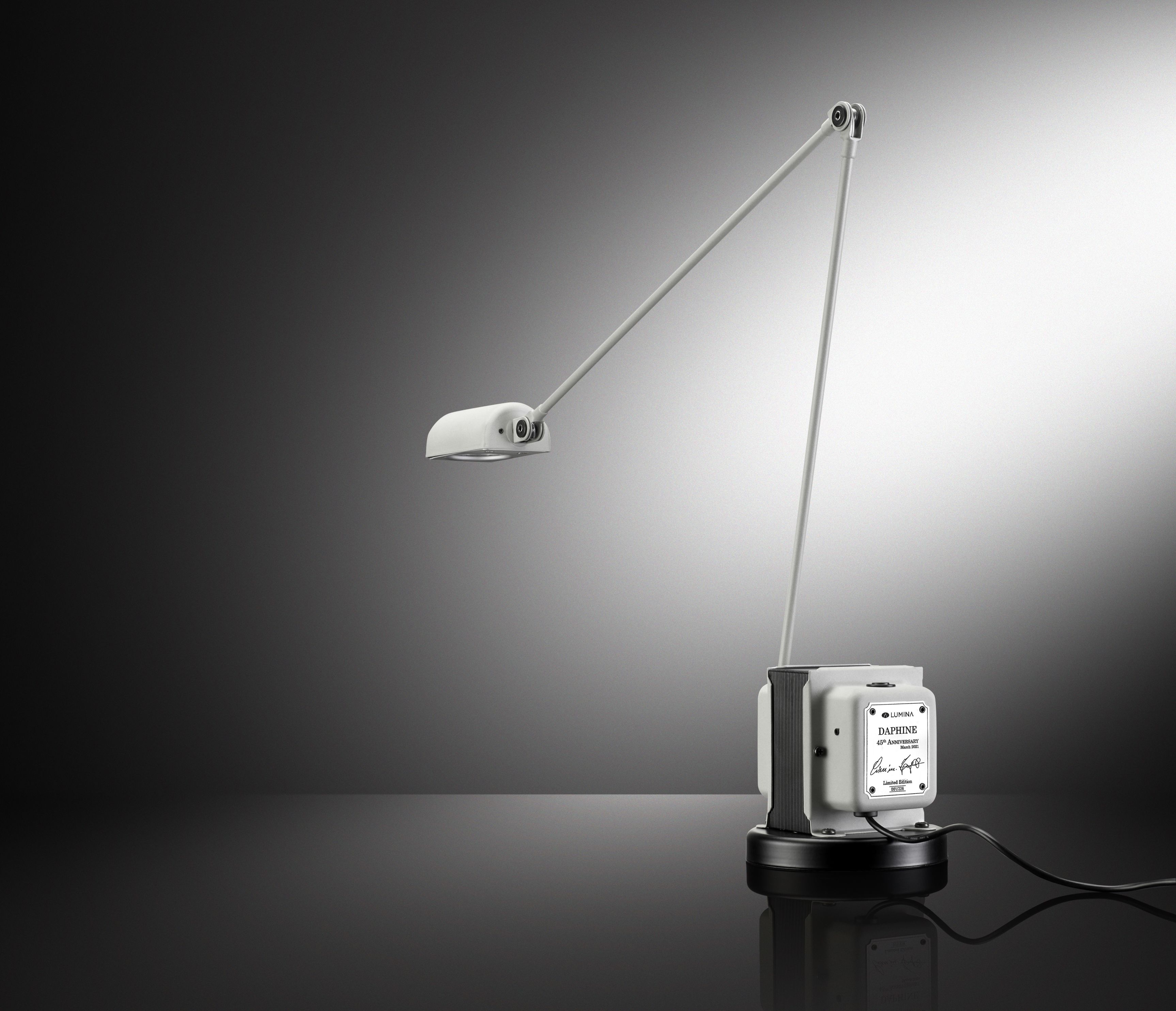 Daphine Special 45th Anniversary LED Tischleuchte LIMITED EDITION Lumina EINZELSTÜCK