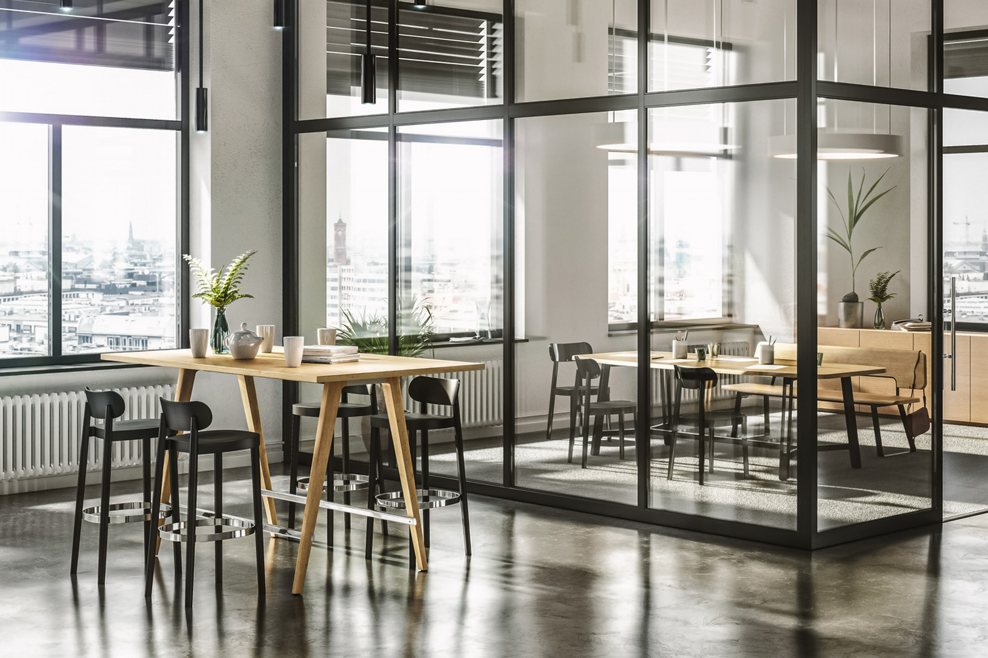 Moderner Büroraum mit hellem Holz Stehtisch und schwarzen Barhockern, möglicherweise Thonet Design.