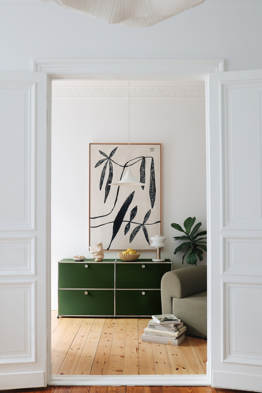 USM Haller Sideboard E2 mit 4 Klapptüren – reinorange