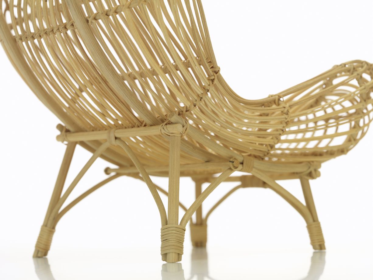 Detailansicht: Gala [1950] Miniatur Sessel Vitra, Rattansessel, Designklassiker, Möbeldesign, Innenarchitektur.