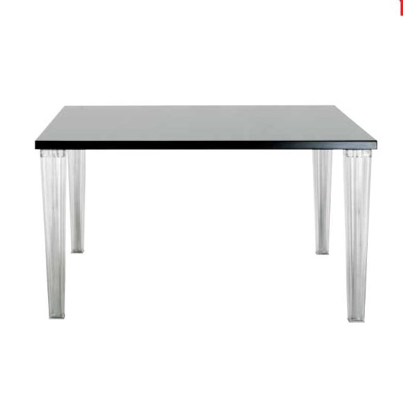 Top Top Glastisch von Kartell mit schwarzer Glasplatte und transparenten Kunststoffbeinen, Frontansicht.
