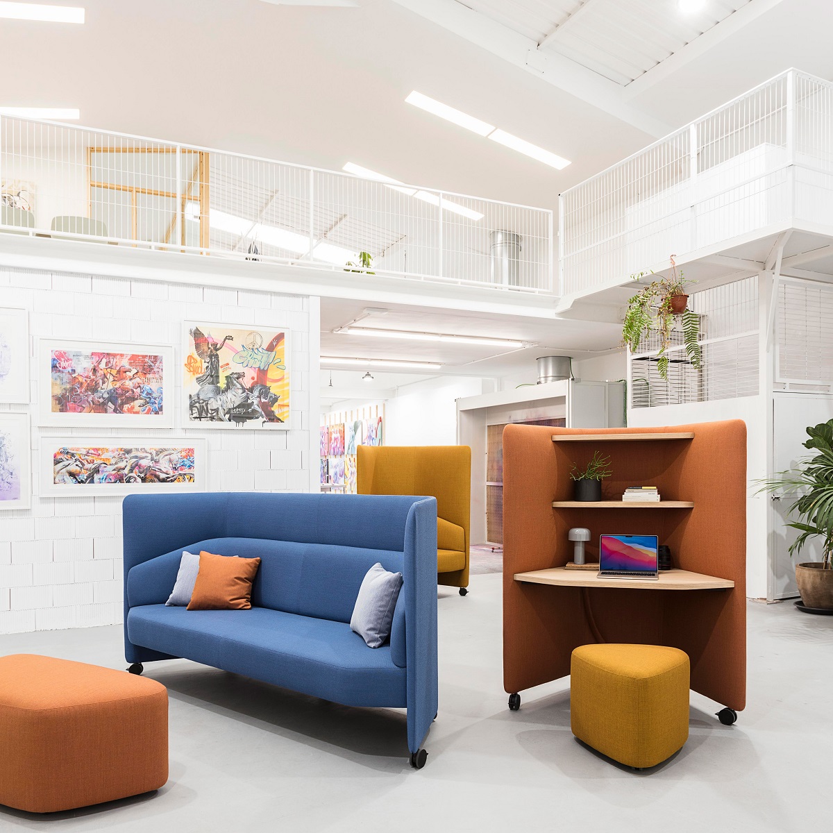 In Out Office ME2259 Bürotisch mit Schallabsorbierende Trennwände Andreu World