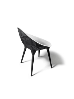 Schwarzer Design Stuhl von Moroso, Modell Rock, mit geometrischem Muster und weißen Sitzfläche.