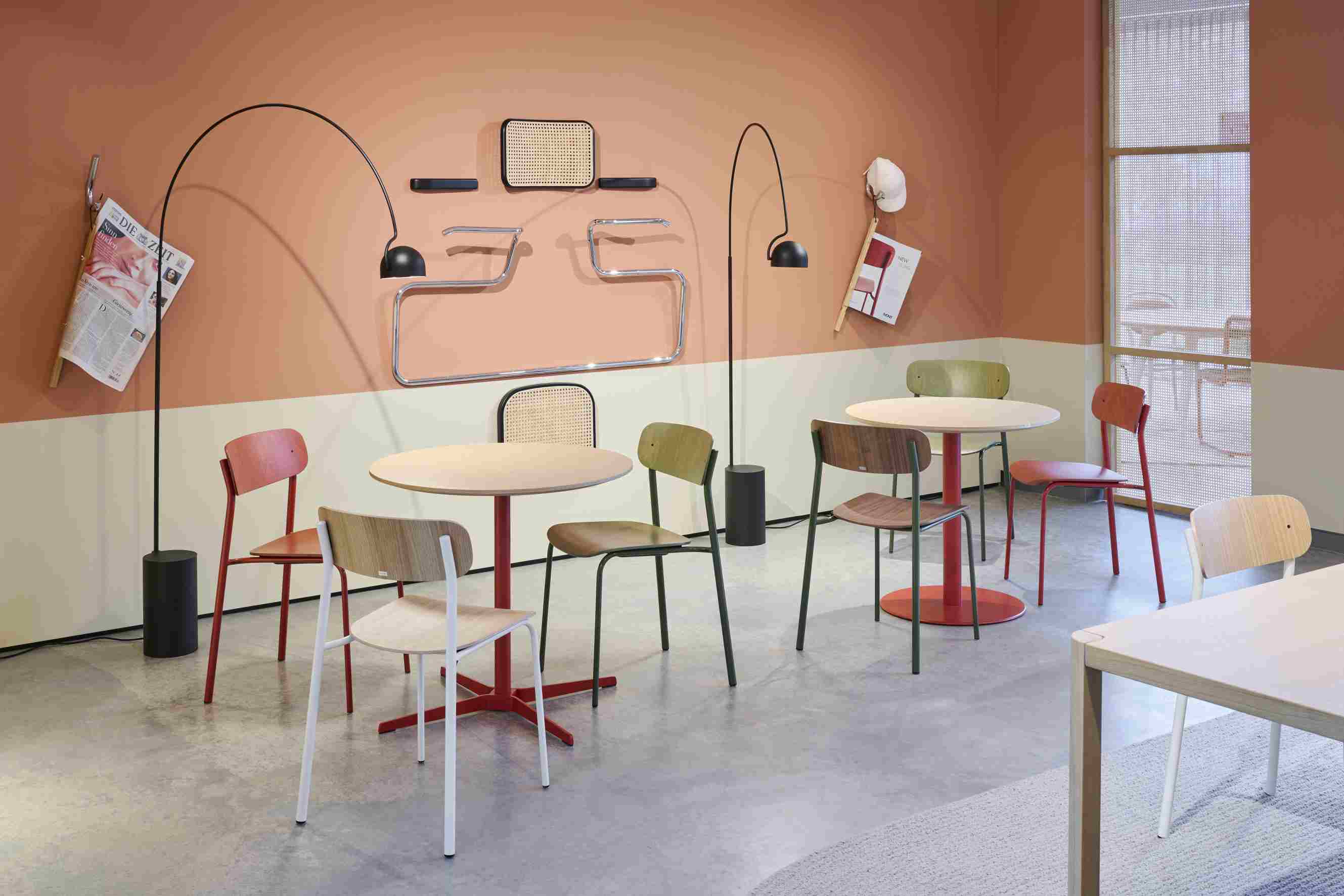 S 243 / S243 Stahlrohr Stuhl Thonet