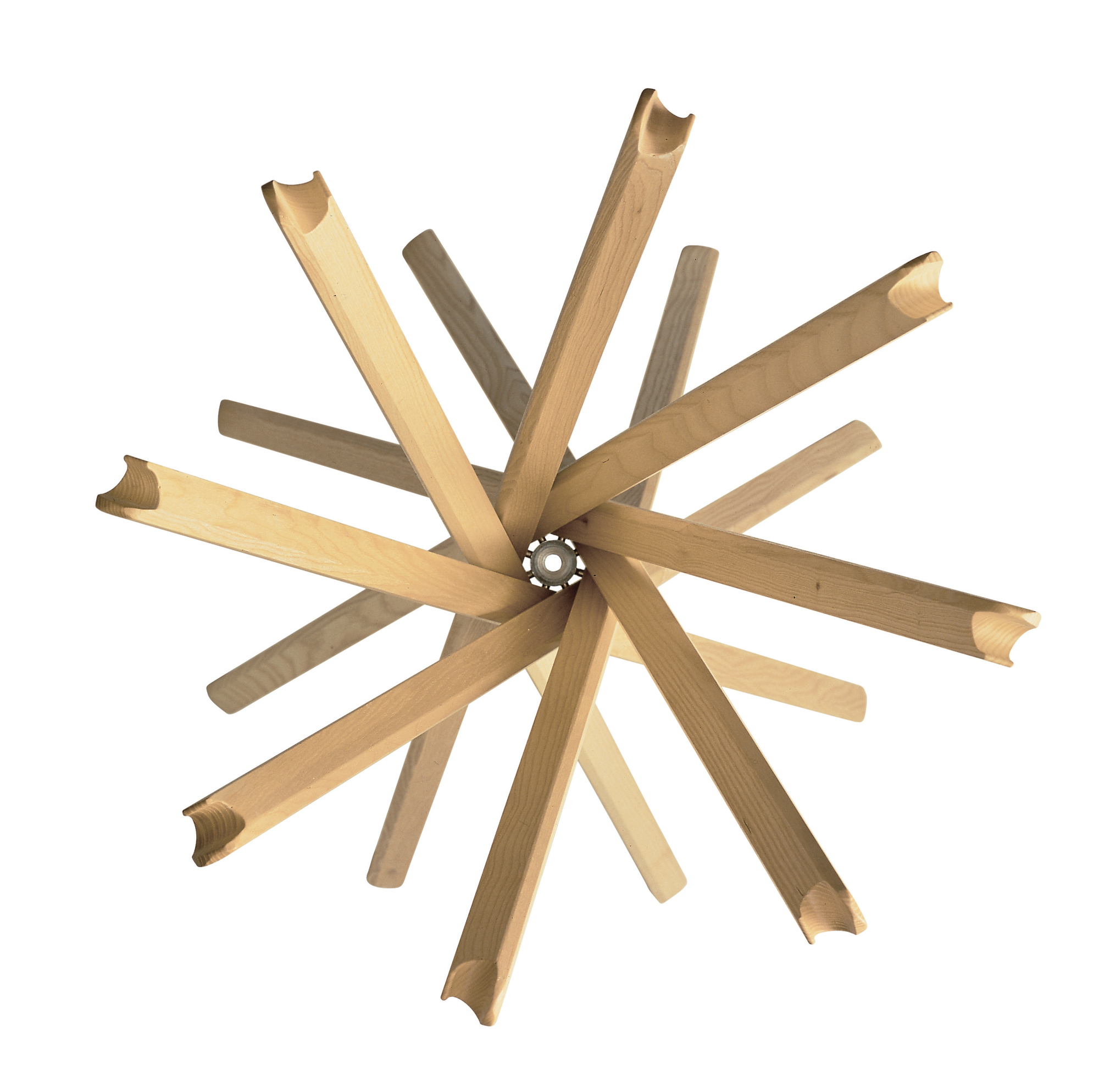 Sciangai Kleiderständer aus Eschenholz, naturfarben, mit mehreren Armen und zentraler Aufhängung. Design Kleiderständer für Garderobe.