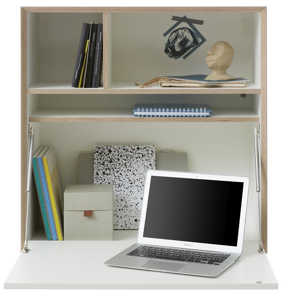 Vertiko Ply Five Wandsekretär von Müller Möbelwerkstätten mit Laptop, Büchern und Deko im offenen Zustand.