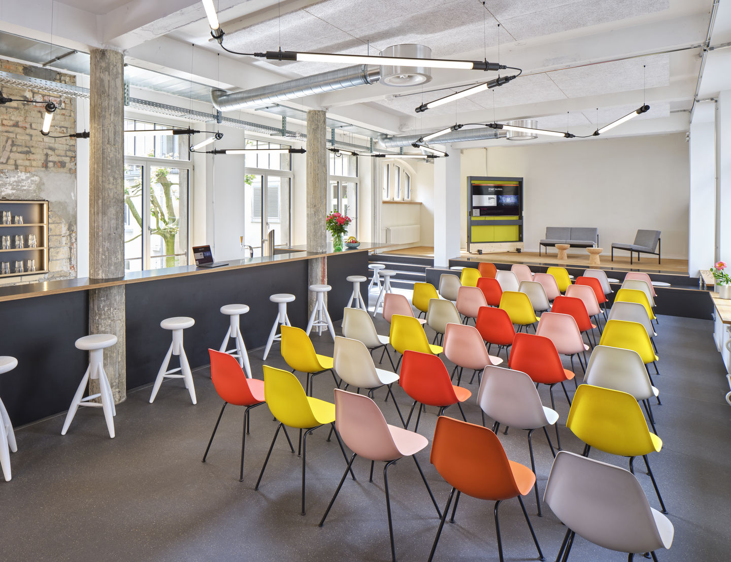 Eames Fiberglass Chair DSX Stuhl Vitra