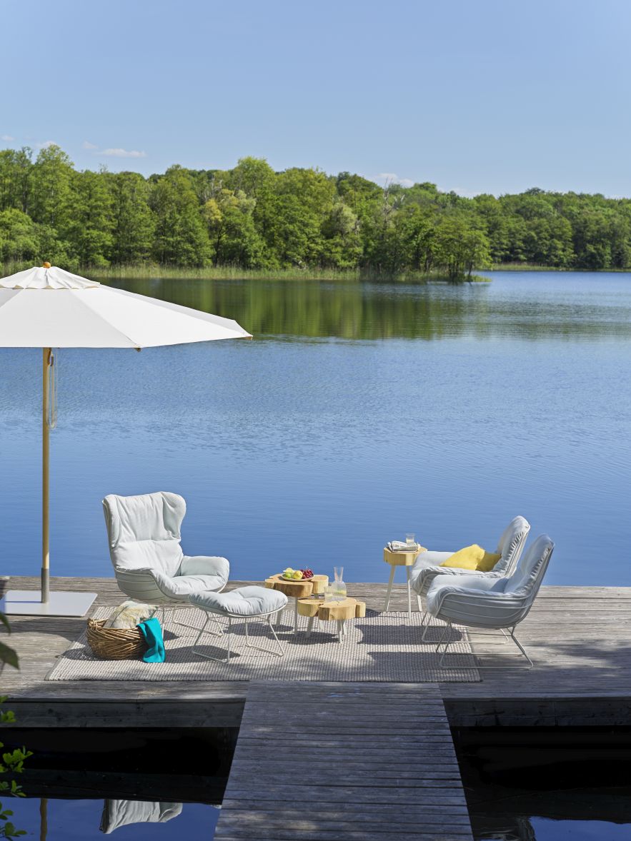 Leyasol Ottoman Outdoor von Freifrau Manufaktur am See: Bequeme Gartenmöbel für entspannte Stunden im Freien.