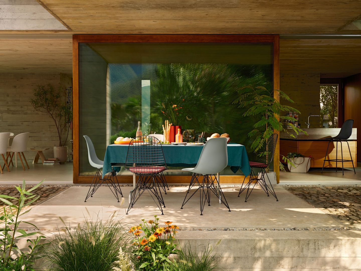 Eames Fiberglass Chair DSR Stuhl Vitra