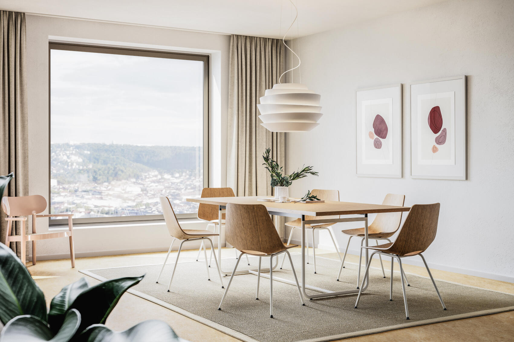 Esszimmer mit Holztisch und sechs S 661 Stahlrohrstühlen von Thonet, modernes Design.