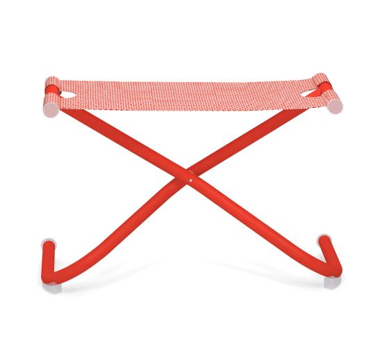 Snooze Sitzpouf in Rot: Moderner Hocker mit gekreuzten Beinen und Stoffbespannung für Wohnzimmer und Garten.