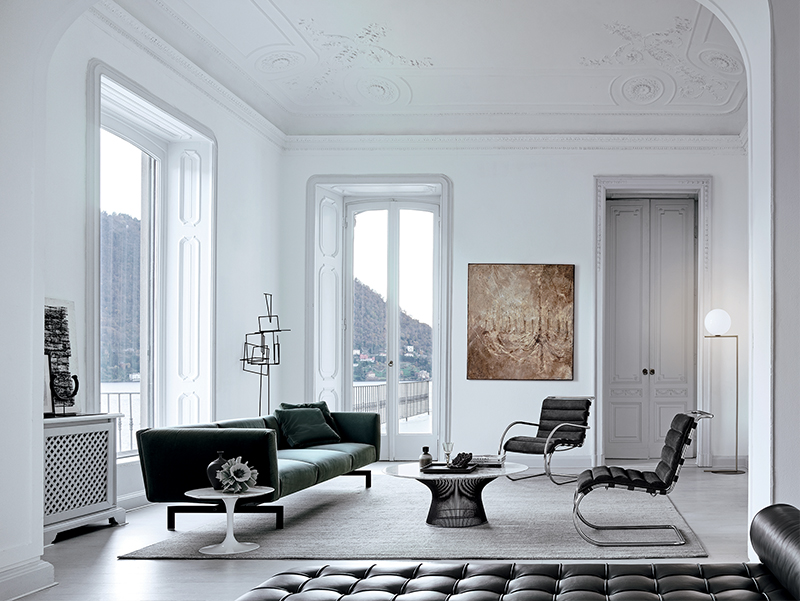 Helles Wohnzimmer mit MR Bauhaus Sessel von Knoll International, Designklassiker und Möbel.