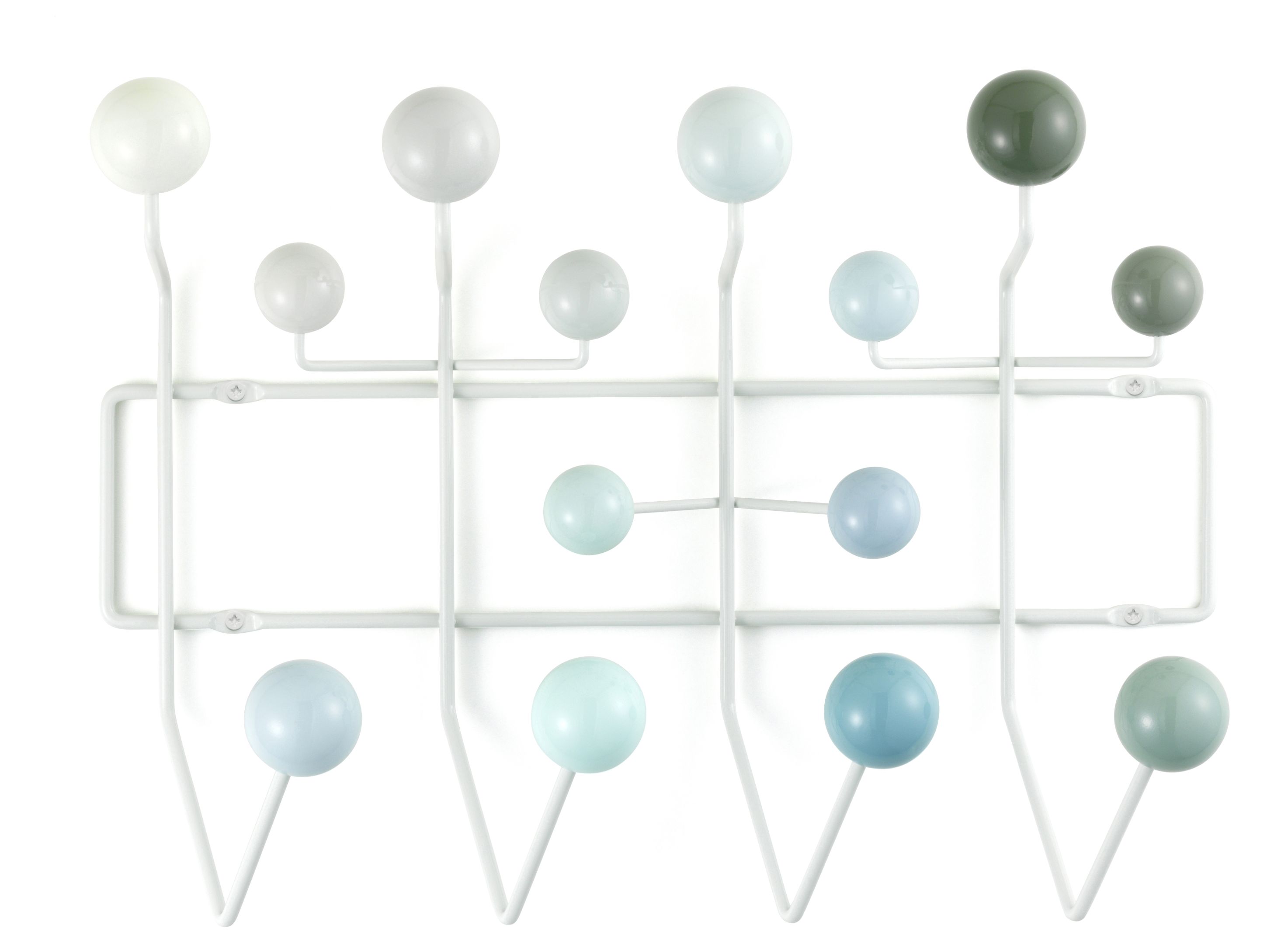 Weiße Eames Hang it all Garderobe von Vitra mit bunten Holzkugeln an einem weißen Drahtgestell.