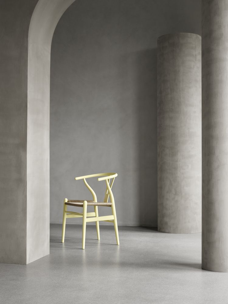 CH24 Wishbone Chair Stuhl in Hollyhock Farbe von Carl Hansen & Søn. Designstuhl.