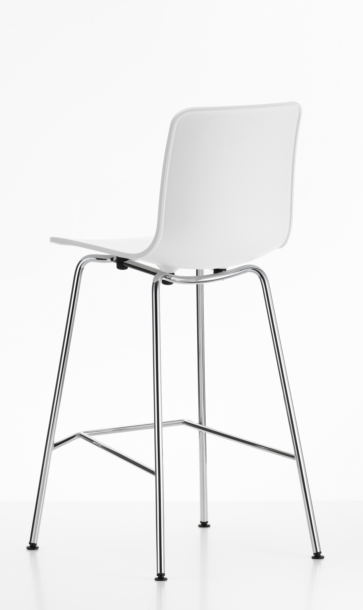 Weißer Hal Stool Medium Barhocker von Vitra mit verchromtem Gestell, Rückansicht. Moderner Barstuhl für Küche und Bar.