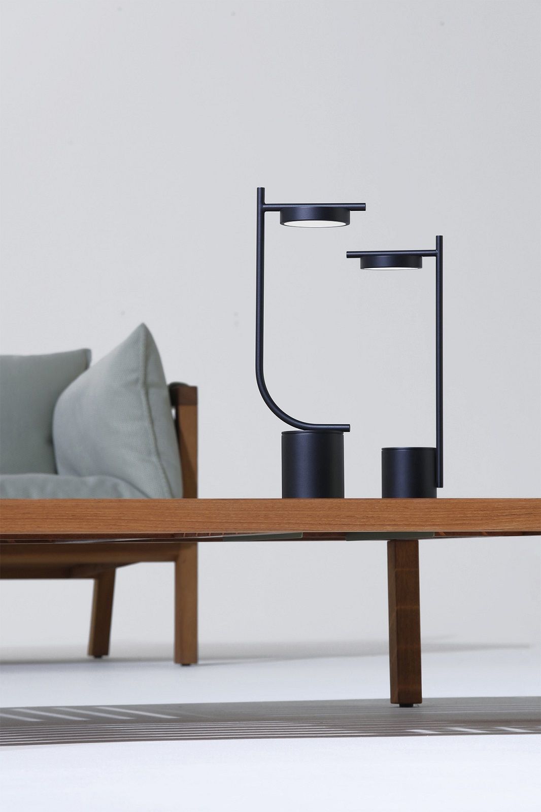 Igram Portable Table Lamp Shape J Akkuleuchte / Tischleuchte Grupa 