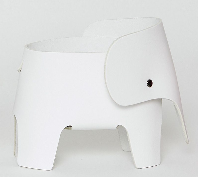 Weiße Elephant Akkuleuchte von EO Denmark, modernes Designobjekt und Lampe in Elefantenform.