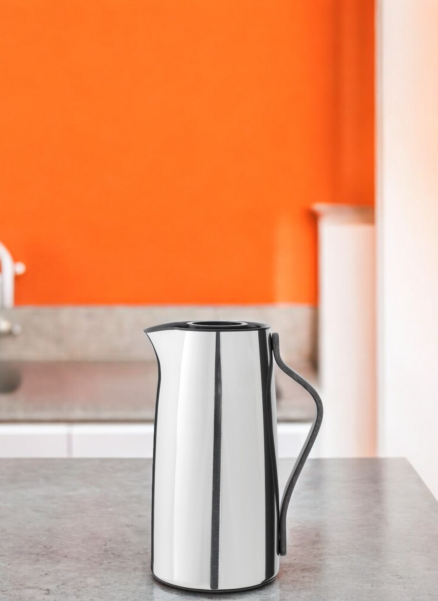 Emma Isolierkanne aus Edelstahl von Stelton, modernes Design für Kaffee und Tee.